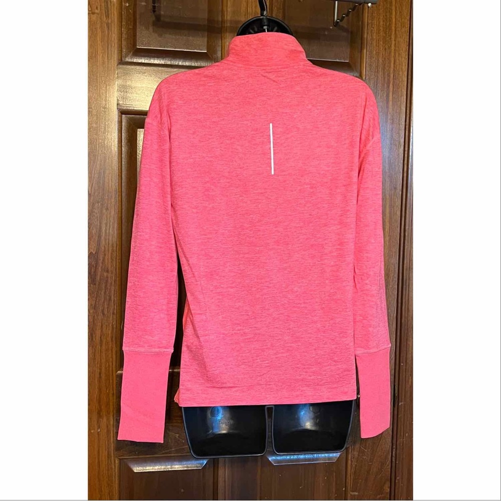 Nike Women’s Element 1/2 Zip Pullover - Picture 2 of 3